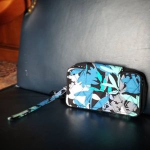Vera Bradley Smartphone Wristlet